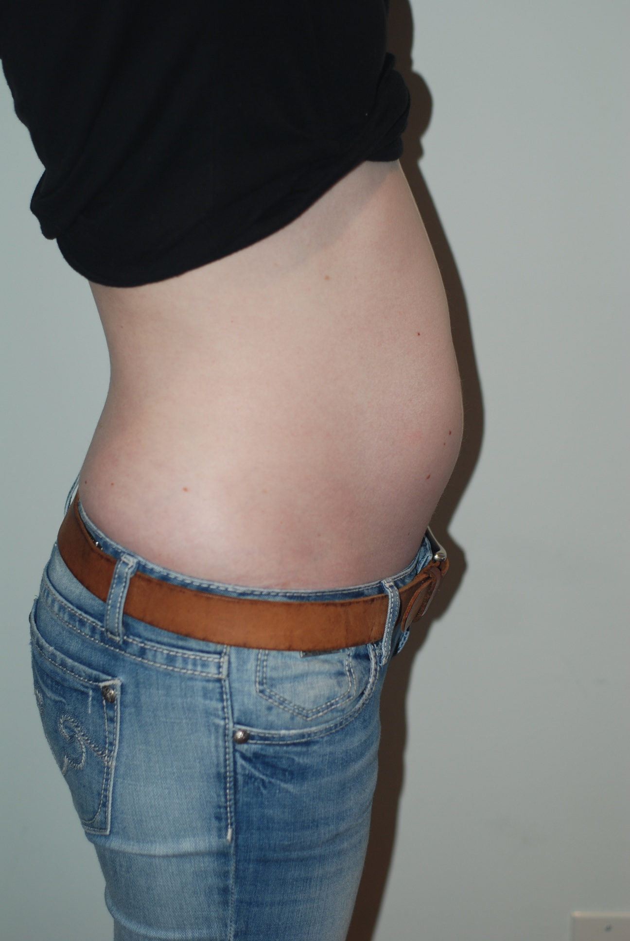 first-trimester-belly-deluca-doubles